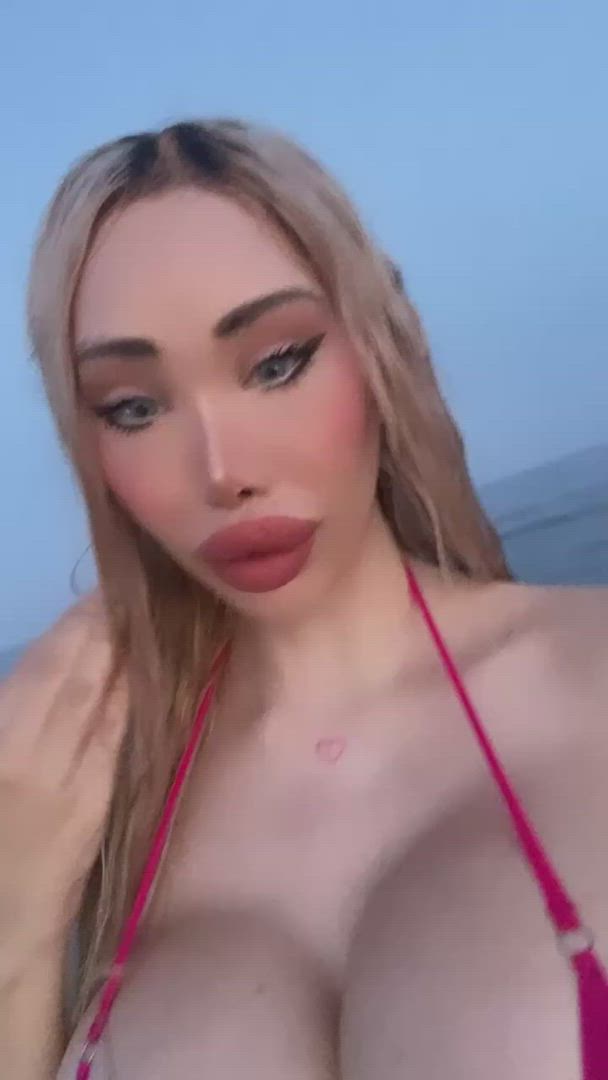 Beach enormous tits Bikini yellow-haired Body Fake breasts gigantic melons MILF Micro Bikini Porn GIF