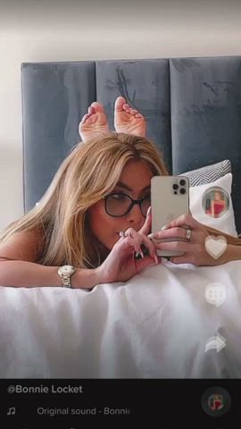 Blondy Bunny Glasses Mirror Pawg TikTok Porn GIF